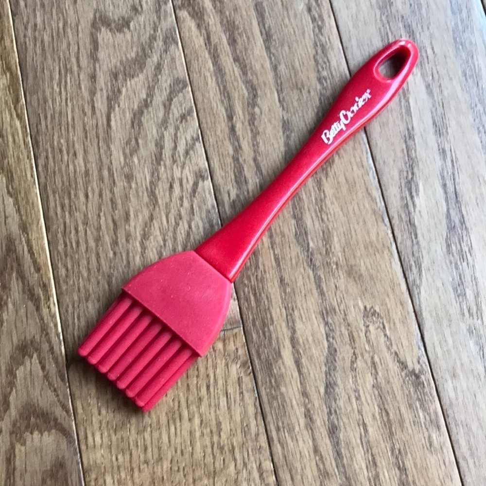 BETTY Crocker red plastic basting brush